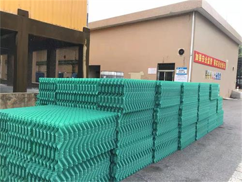 無(wú)填料冷卻塔如何降溫？(太和冷卻塔填料廠(chǎng)家)