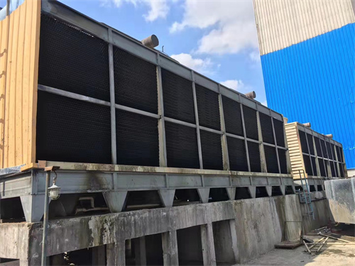 自動(dòng)旋轉(zhuǎn)霧化式玻璃鋼冷卻塔的特點(diǎn)