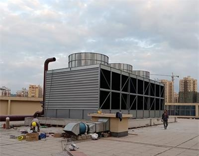 淺析工業(yè)冷卻塔選型有什么依據(jù)?(河南方形工業(yè)冷卻塔選型)