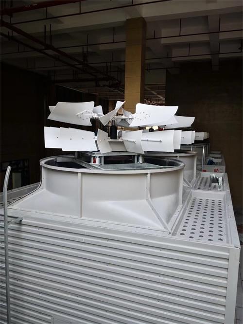 冷卻塔<a href=http://www.zuireng.com/tags/290_0.html target=_blank class=infotextkey>風(fēng)扇</a>傳動驅(qū)動器的種類